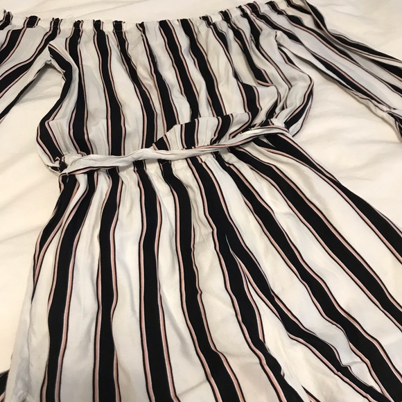 Urban Outfitters romper - Picture 4 of 5